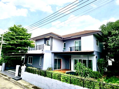 บ้านเดี่ยว ถนนปัญญาอินทรา : 🏡 บ้านเดี่ยว 2 ชั้น ดูหรูอบอุ่น สไตล์โมเดิร์น  🌿 เดอะ ธารา รามอินทรา  โครงการคุณภาพจาก Nirvana Development