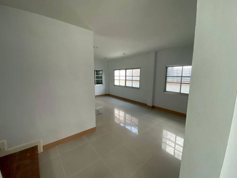 รูป ขายบ้านเดี่ยว 2 ชั้น รีโนเวทใหม่ หมู่บ้านธารดารา ศรีราชา ชลบุรี  - รูปที่ 3/16
