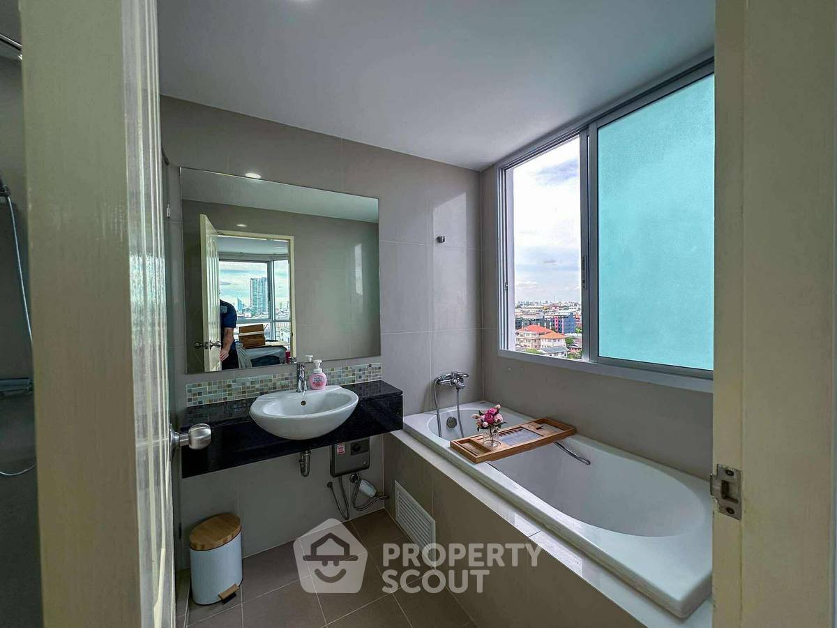 picture 2-BR Condo at The Niche Taksin near BTS Wongwian Yai (ID 2244659) - 6/11