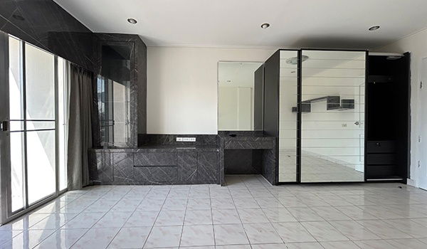picture Modern 2 Bed Townhouse in Home Place Rattanathibet, Bang Yai - 2/12