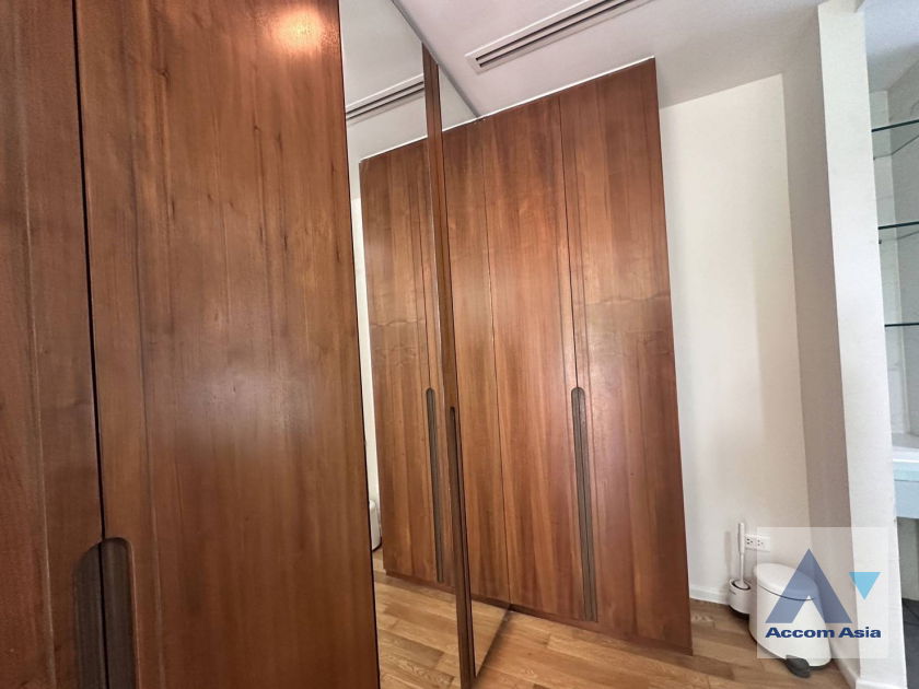 รูป 🔼🔽 AccomA 📩 Pet friendly 3 BR Condominium @The Legend Saladaeng (AA26739) - รูปที่ 17/20