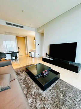 2-BR Condo at Sindhorn Residence near BTS Ratchadamri (ID 1703011)