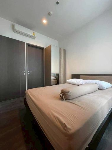 For rent Edge Sukhumvit23 1bed, 30Sqm, 5Fl Fully furnished BTS Asoke 150m. 【Line: Yosita828】