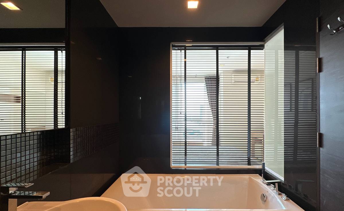รูป คอนโด 1-ห้องนอน ที่ ริธึ่ม สาทร ใกล้ BTS สะพานตากสิน (ID 1972592) - รูปที่ 12/15