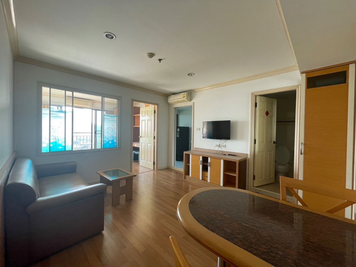 picture Forrent Lumpini Place Narathiwas-Chopraya Condominiums  - 4/6