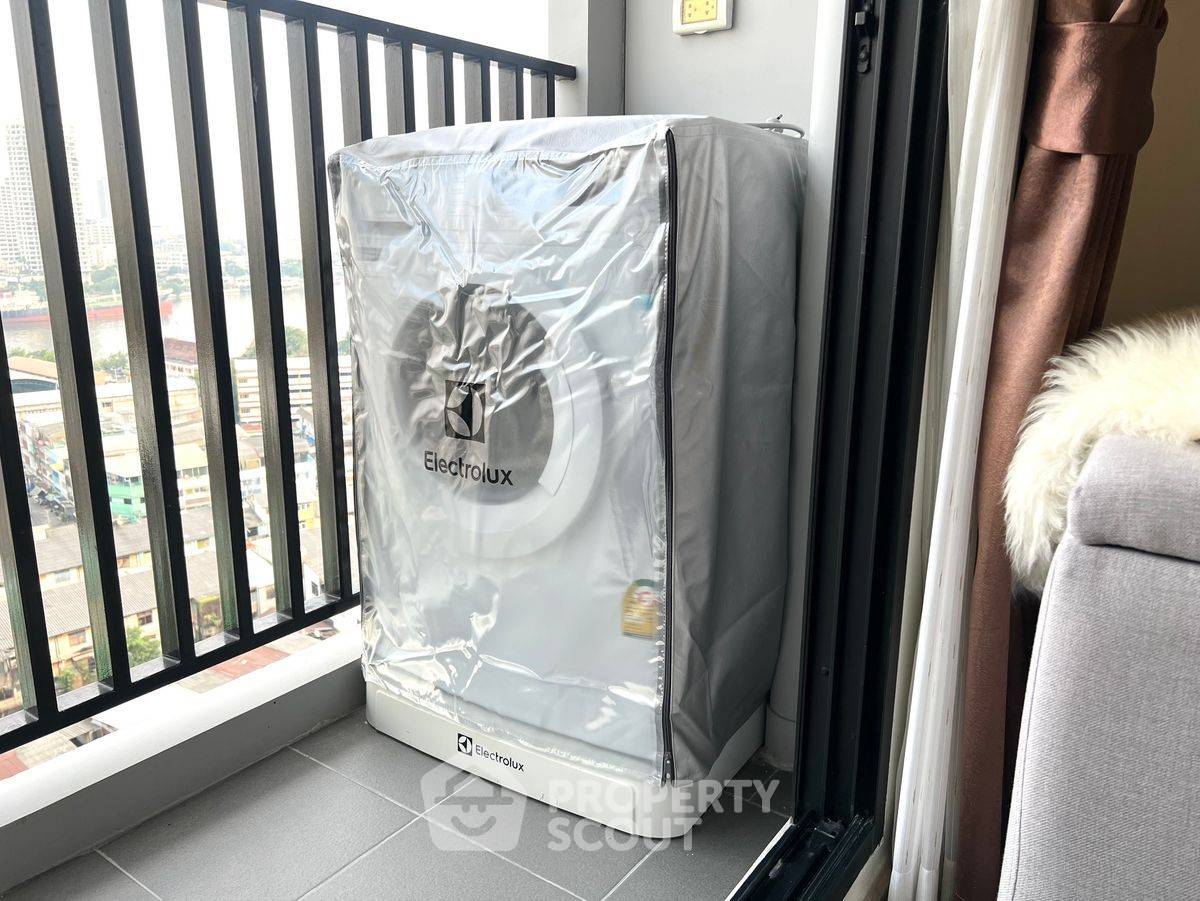 picture 2-BR Condo at Niche Mono Charoen Nakorn in Dao Khanong (ID 2089111) - 24/42