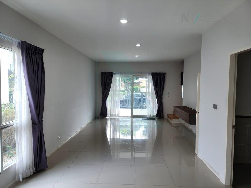 picture 🎉 For Sell Town house BAAN KLANG MUANG SUANLUANG 3-story 3 bedroom 3 bathroom - 2/8