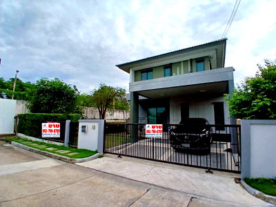 Houses for sale Samut Prakarn : sss508 Single house for sale in Burasiri Wongwaen On Nut, Soi Jemo King Kaew 25/1, fully furnished, corner unit.