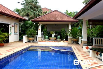 Houses for sale Chonburi : Siam Gardens house for sale East Pattaya, 4 bedrooms , 4 bathrooms, Siam Country Club golf course Rd. 