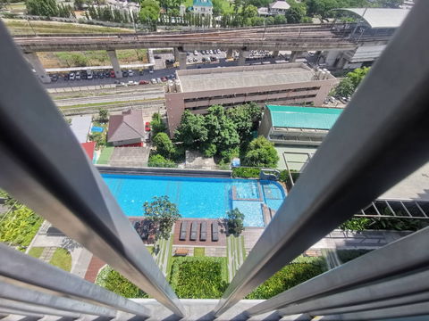 ให้เช่าคอนโด Rich Park Triple Station หัวหมาก ติดสถานีรถไฟฟ้าสายสีเหลือง, Airport Link, รถไฟ,เดินทางสะดวก