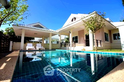 Houses for rent Petchburi : 3-BR Villa at Plumeria Pool Villa Hua Hin close to The Venezia (ID 2103349)