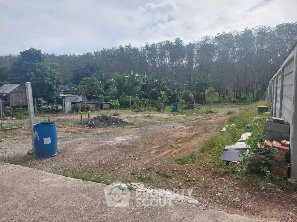 รูป ที่ดินสำหรับปล่อยขาย 950 ตารางเมตร แถว ใน ศรีสุนทร (ID 2242773) - รูปที่ 1/3