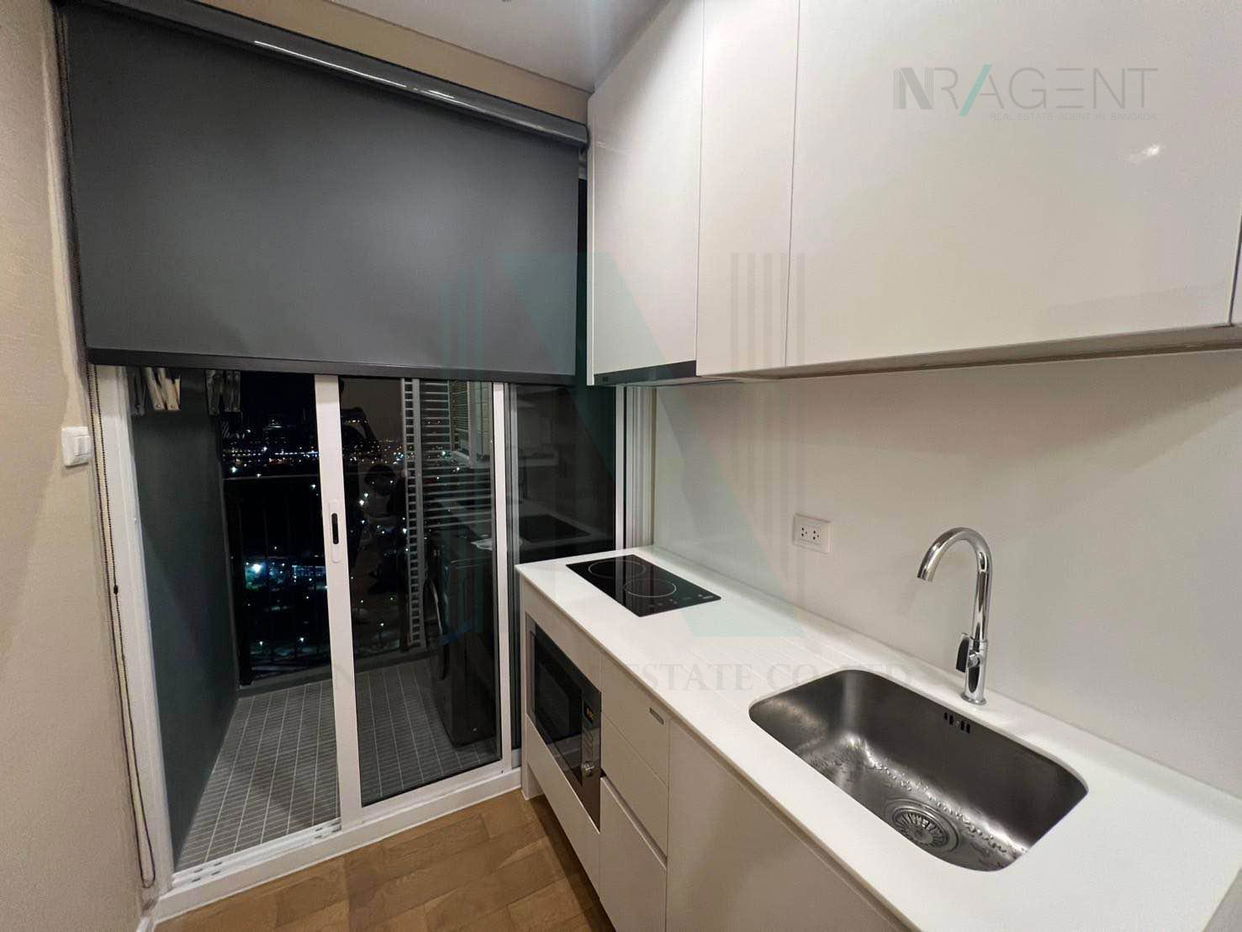 picture 🎉 For Rent Condo THE SAINT RESIDENCES Building A, Floor 40,1 bed room, Room size 30 sqm - 3/8