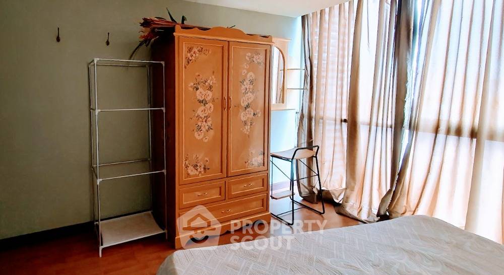 picture 2-BR Condo at The Kris Ratchada 17 near MRT Sutthisan (ID 820841) - 8/10