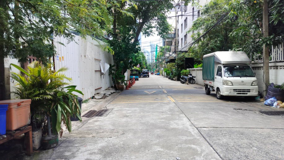 รูป ขายที่ดินสวย สุขุมวิท ซ. 8 ขนาด 2 ไร่ 34 ตารางวา  (834 ตรว.) - รูปที่ 3/8