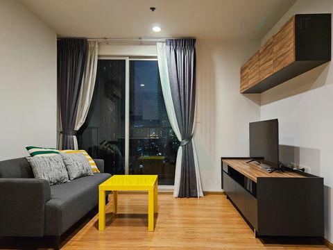 For rent, The Base Sukhumvit 77, 1 bedroom, 12th floor, Building B, near Market Plus Shopping Center.