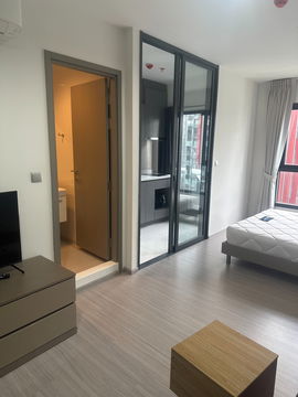 Life Asoke Hype Studio for Rent