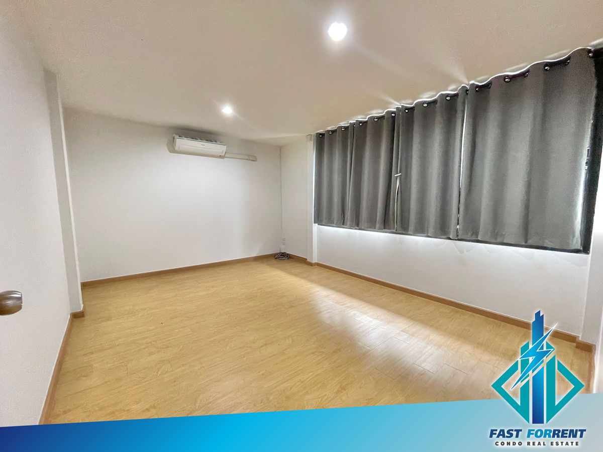 picture #Single-family home in Ladprao, Chokchai 4, with parking for 8 cars! 🔥🔥Code 28032🔥🔥 - 12/19