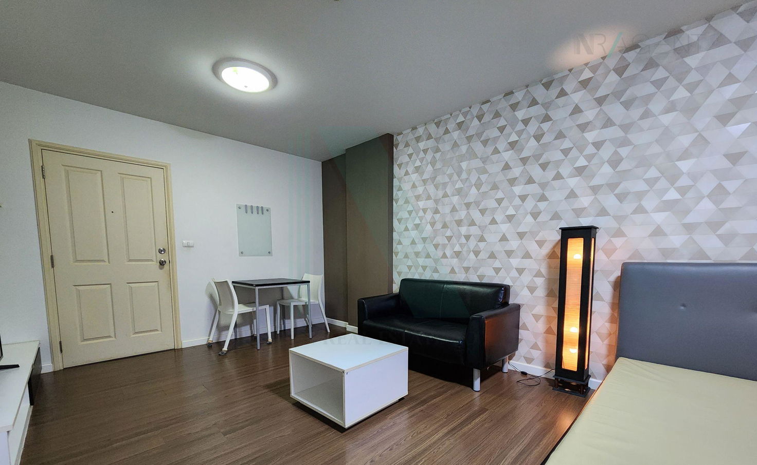 picture For Rent Condo DCONDO SATHUPRADIT 49 Building A, Floor 1,Studio, Room size 30 sqm - 1/8