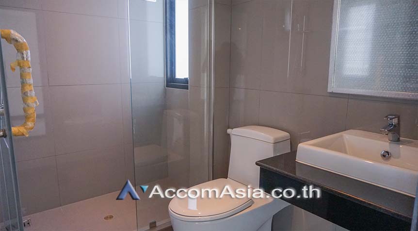 รูป 🔼🔽 AccomA 📩 Modern townhouse with natural light in Sathorn, Bangkok (AA27149) - รูปที่ 8/10