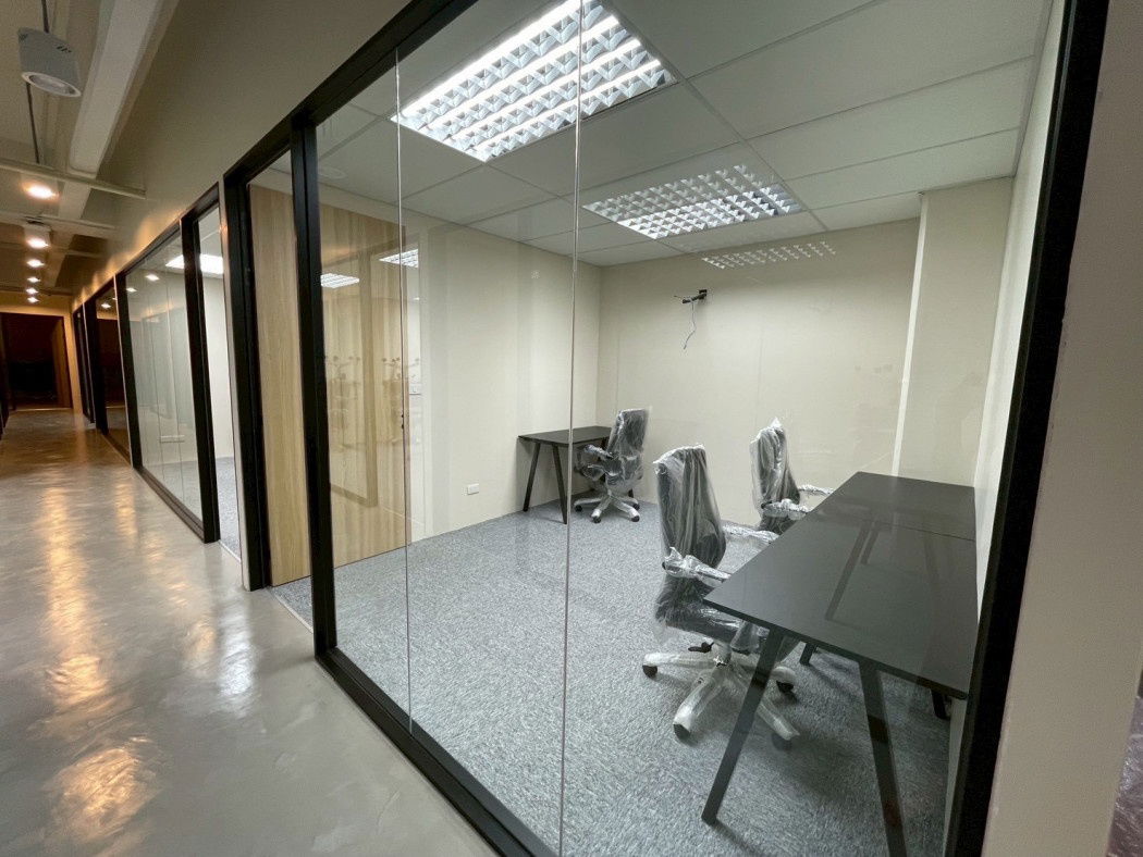 picture Serviced Office for rent, Tang Hua Pak Building, Rama 4, next to MRT Hua Lamphong - 1/7
