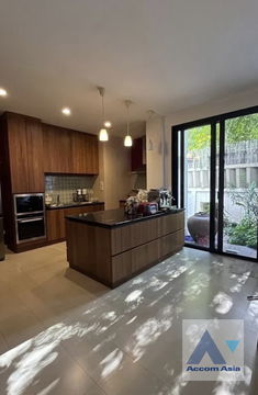 🔼🔽 AccomA 📩  4 BR Townhouse @Modern style (AA44409)