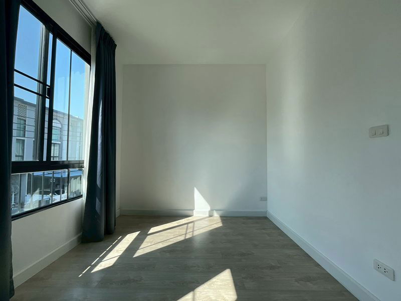 รูป 🔥 ทาวน์โฮมหลังมุม สไตล์ Modern Loft ฟรีโอน! 🔥 🏠 ชีวาโฮม สุขสวัสดิ์ - ประชาอุทิศ - รูปที่ 6/15
