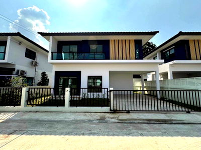 Houses for rent Lumlukka Road : CPN Ninn Wongwaen - Lam Luk Ka Klong 6 4bedroom