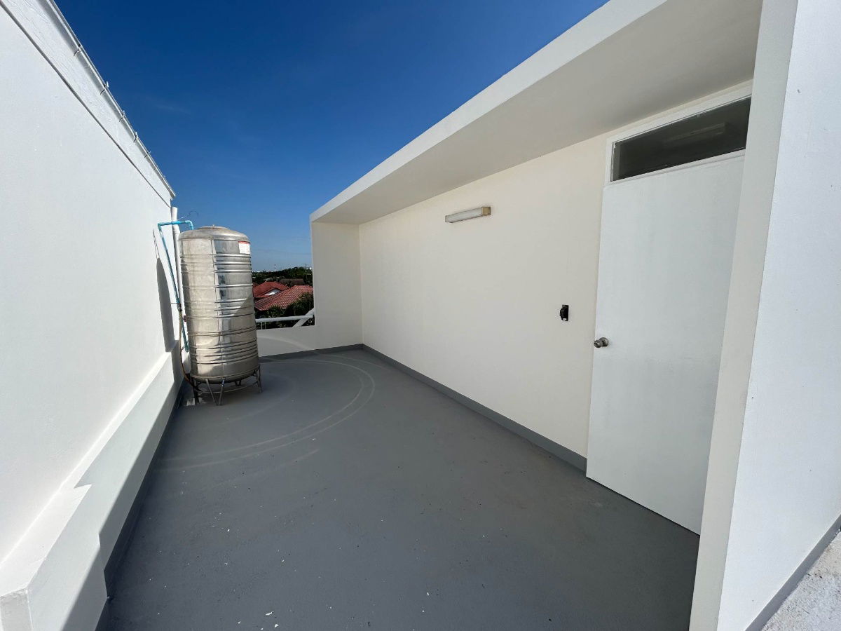 picture Modern 2 Bed Townhouse in Home Place Rattanathibet, Bang Yai - 9/12