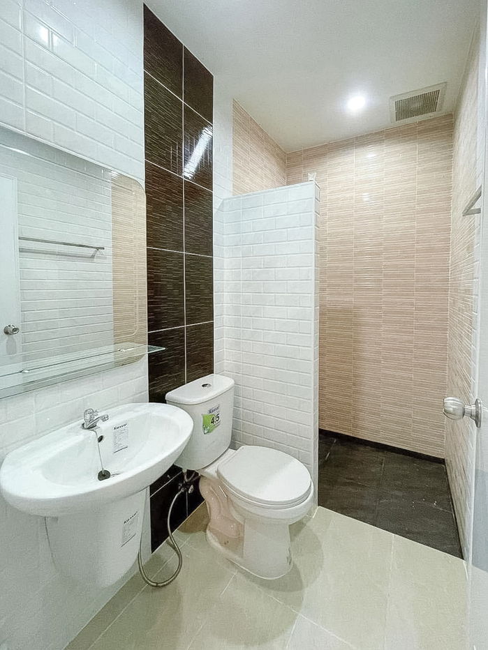 รูป ขายบ้านใหม่มือ 1 ทาวเฮ้าส์ชั้นเดียว ปลวกแดง ระยอง เพียง1.29ล้าน กู้มีเงินเหลือ 3แสนอัพ เหมาะสำหรับคนทำงานในโซนปลวกแดง นิคมเหมราช นิคมอีสเทิร์นซีบอร์ด  - รูปที่ 7/7