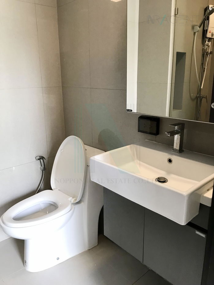picture For Sell Condo LYSS CONDOMINIUM RATCHAYOTHIN Building 1, Floor 2,1 bed room, Room size 28 sqm - 6/8