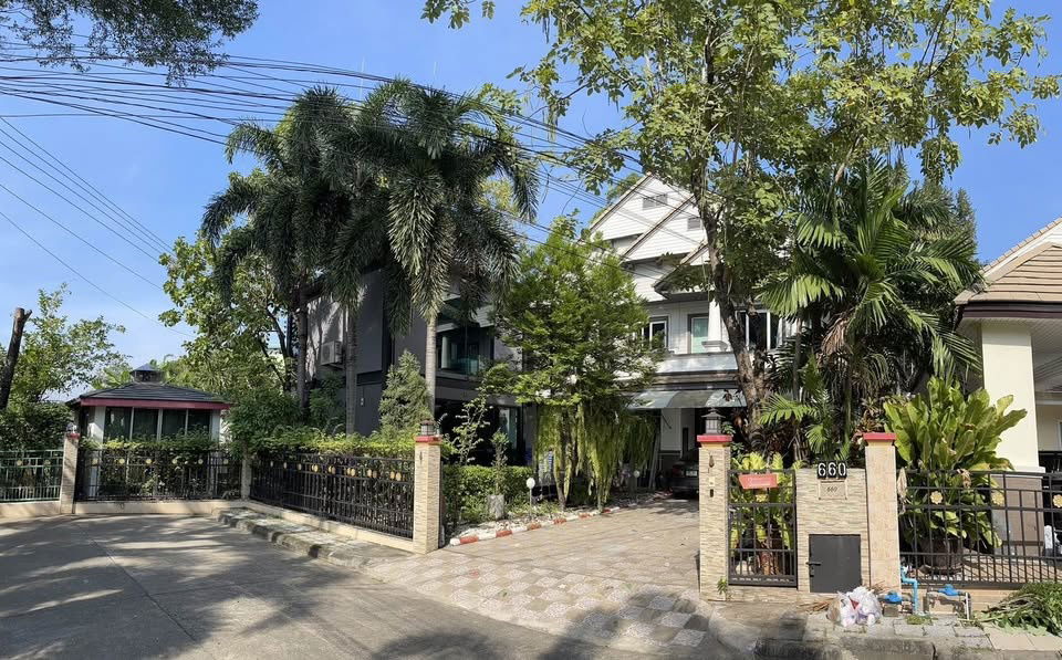 picture 🟢For Sale🟢Luxury detached house for sale in Phatthanakan 30, excellent location, spacious area, 📱ADD LINE @nathong97 (Reply ⚡ 24 Hr) P880 - 17/38