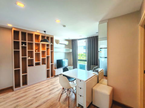 Special price for sale : The Ace Ekamai Condo 