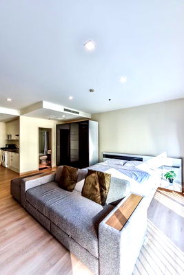 Condos for rent The Emquartier : Noble Remix | Near BTS Thonglor