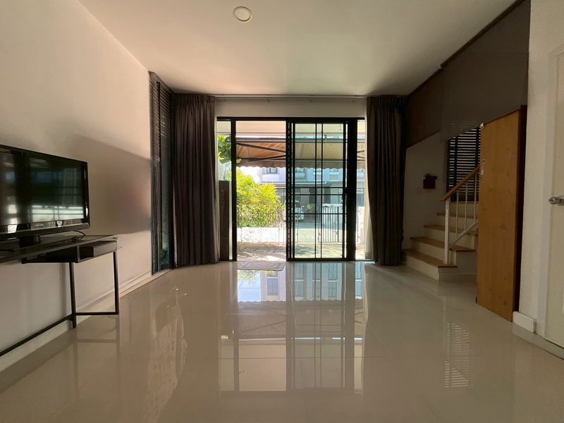 รูป 🔥 ทาวน์โฮมหลังมุม สไตล์ Modern Loft ฟรีโอน! 🔥 🏠 ชีวาโฮม สุขสวัสดิ์ - ประชาอุทิศ - รูปที่ 3/15