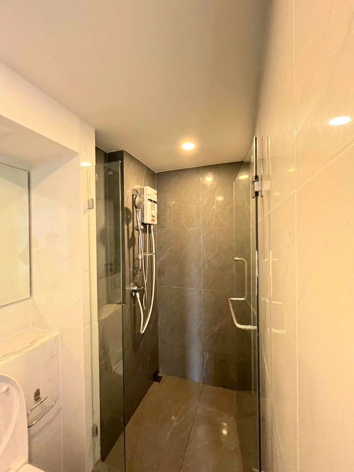 picture Origin Plug and Play Ramkhamhaeng Triple Station, 33 sqm, fully furnished, car park, specious 360° panoramic view!  - 8/19