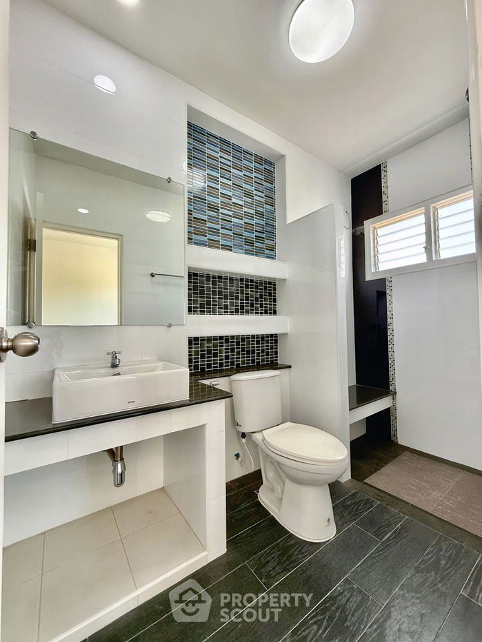 picture 5-BR House in Sala Thammasop (ID 2242501) - 25/29