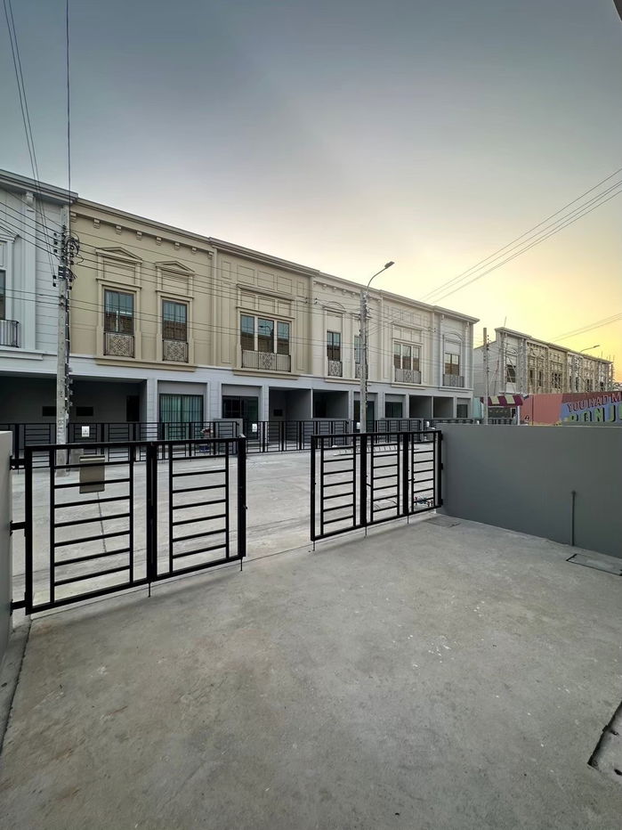 รูป ขายบ้านเปล่า สิริเพลส เมกาบางนา บ้านสไตล์ปารีส Type 99 ตร.ม. / 2 ห้องนอน / 3 ห้องน้ำ / 1 ห้องอเนกประสงค์ / จอดรถ 1 คัน - รูปที่ 4/11