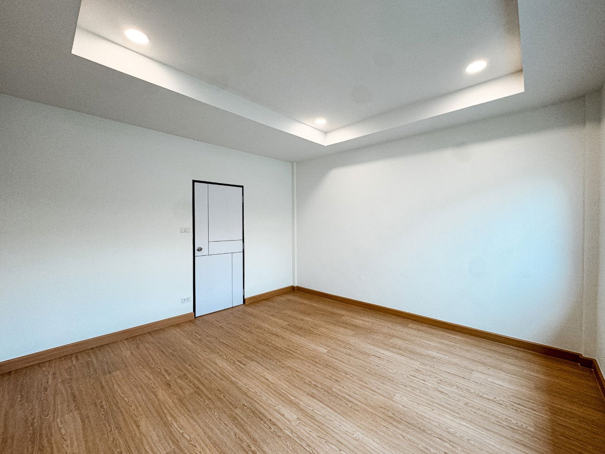 picture 🔥💥 Urgent Sale! Newly Renovated Townhome in 84 Mansion, Prime Location, Ready to Move In – Only 900 m. from MRT Lat Phrao 71 - 22/29