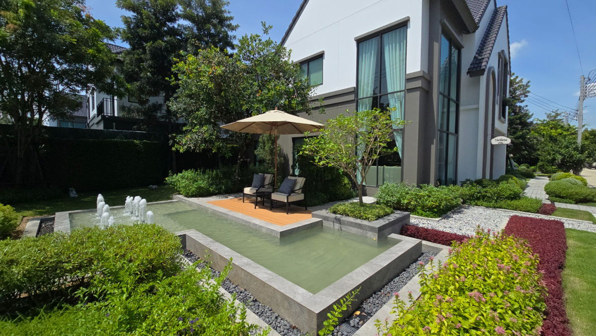 รูป Luxury Home พร้อมเฟอร์ฯ เดินทางสะดวกใกล้สนามบินสุวรรณภูมิ โถง Double Volume 6.5 เมตร - รูปที่ 2/30