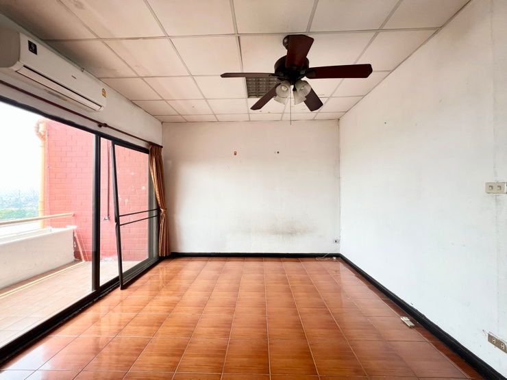 รูป  🔥[For Sale] ขายคอนโด fix ที่จอดรถ 2 ห้องนอน คันทรี คอมเพล็กซ์ (Country Complex) บางนา  ติดถนนสรรพาวุธ ใกล้ทางด่วน และ BTS บางนา🔥 - รูปที่ 6/36
