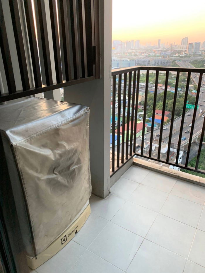 picture TB9R213 The Base Rama 9 Studio 26 sqm. 24 FL. 10,000 baht 064-959-8900 - 10/13