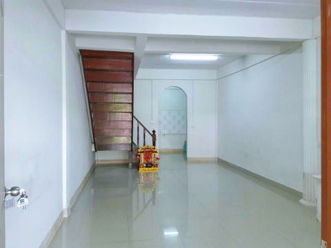 picture Wells International School 3.3 km. away. 2bed BTS Bang Chak 2.2km. 2-story townhouse for rent 22 sq. - 6/8