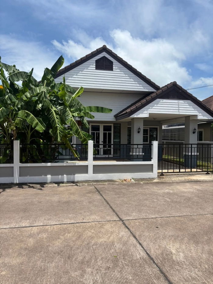 picture Single house for rent, ready to move in, near Nong Prue Market - 1/10