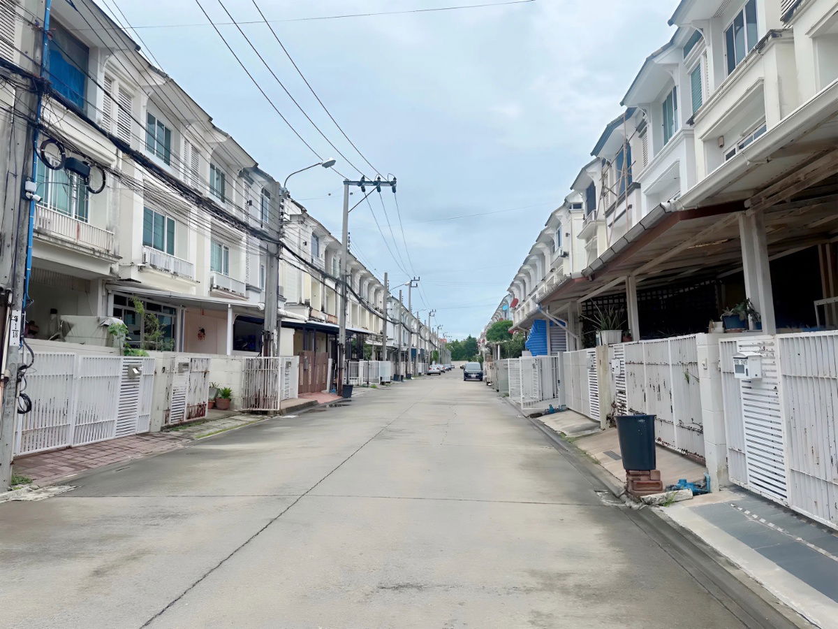 picture 🏡 For Rent: 3-Storey Townhome – The Terrace Rama 2 (Tha Kham) - 8/14