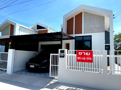 บ้านแฝด ชลบุรี : 🔥🔥ขายราคาพิเศษ  🔥🔥 🏡🏡ขายบ้านพร้อมเข้าอยู่ อ. บ้านบึง จ.ชลบุรี ห่างที่ว่าการอำเภอ บ้านบึง ประมาณ 3.5 กม. ถนน วิฑูรย์ดำริ ซอย 2  