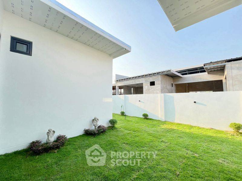 picture 3-BR House close to Pattaya (ID 2095784) - 10/20