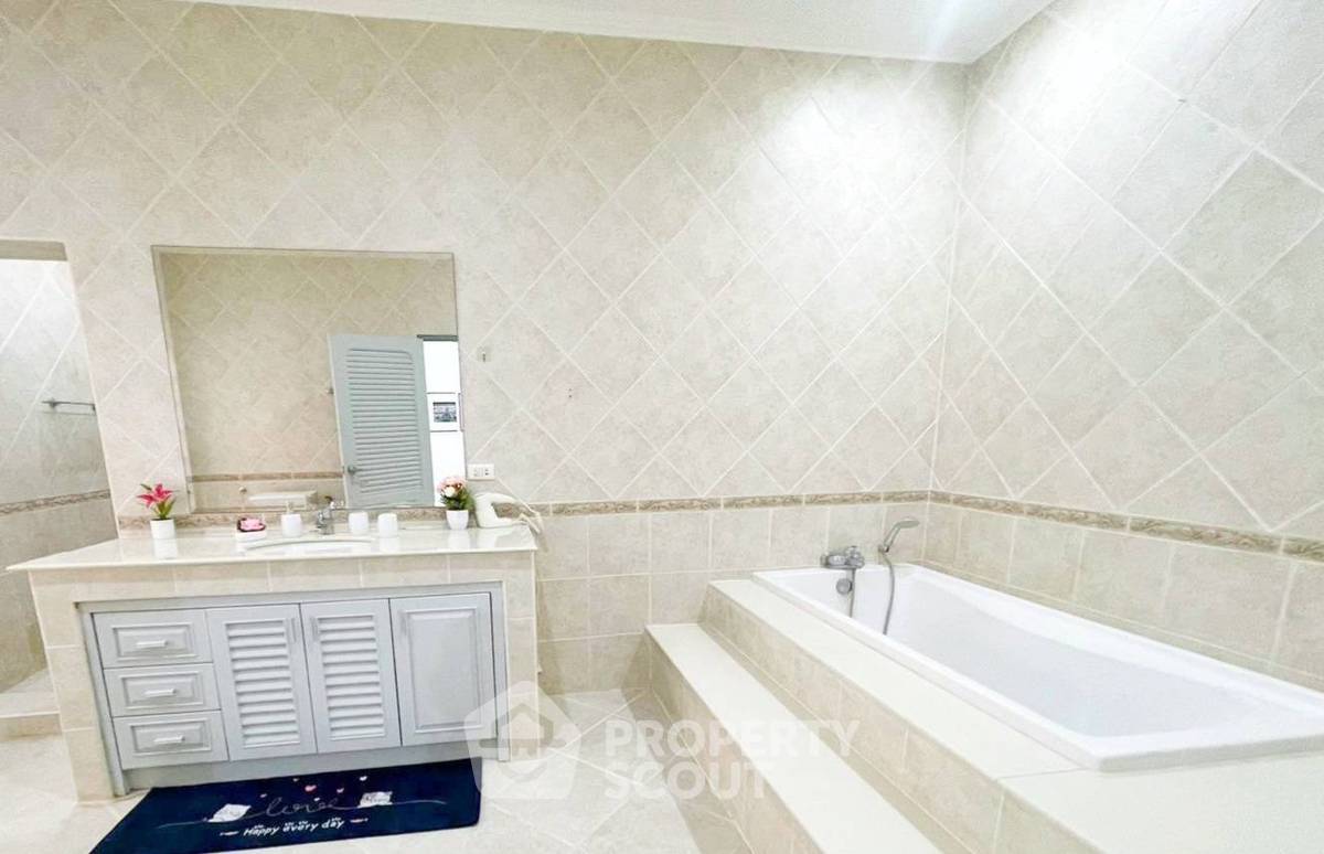 รูป วิลล่า 10-ห้องนอน ที่ มาเจสติก เรสซิเดนซ์ ใกล้ ถนนพระตำหนัก พัทยา (ID 2245813) - รูปที่ 8/19
