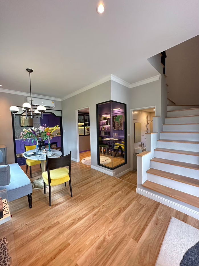 รูป 🏡 ขายบ้านตัวอย่าง สิริเพลส เมกาบางนา ✨ บ้านสไตล์ปารีส Type 99 ตร.ม. พร้อมอยู่ แต่งครบ - รูปที่ 2/12