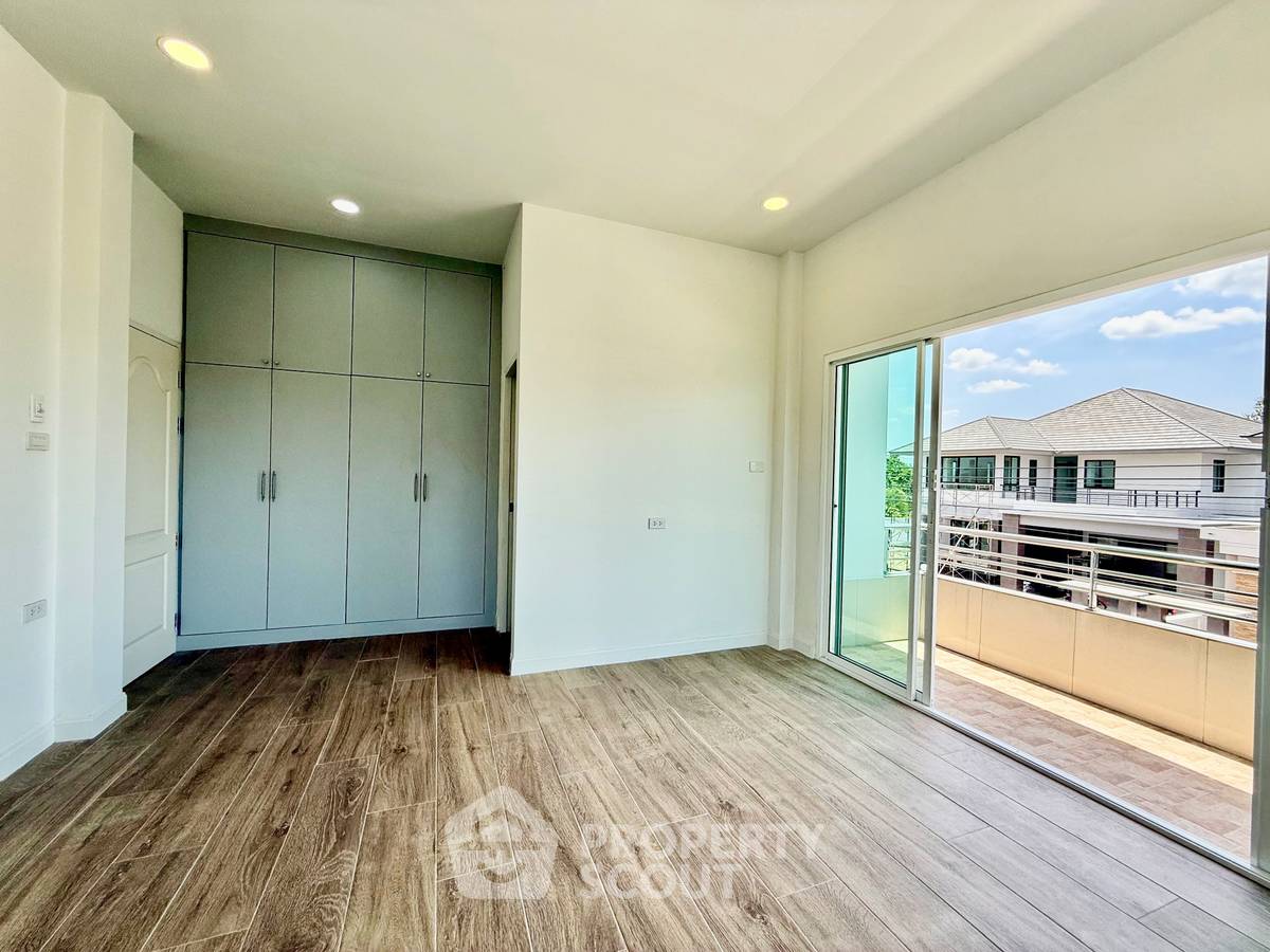 picture 5-BR House in Sala Thammasop (ID 2242501) - 27/29